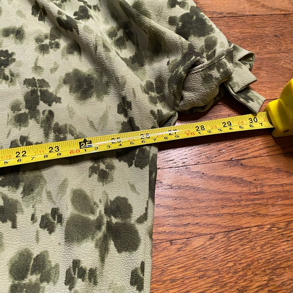 Michael Michael Kors Olive Floral Smocked Blouse – Green – Size 3X - Picture 7 of 9